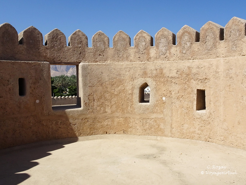 Oman 2018 11 15 12 37 quriyat fort