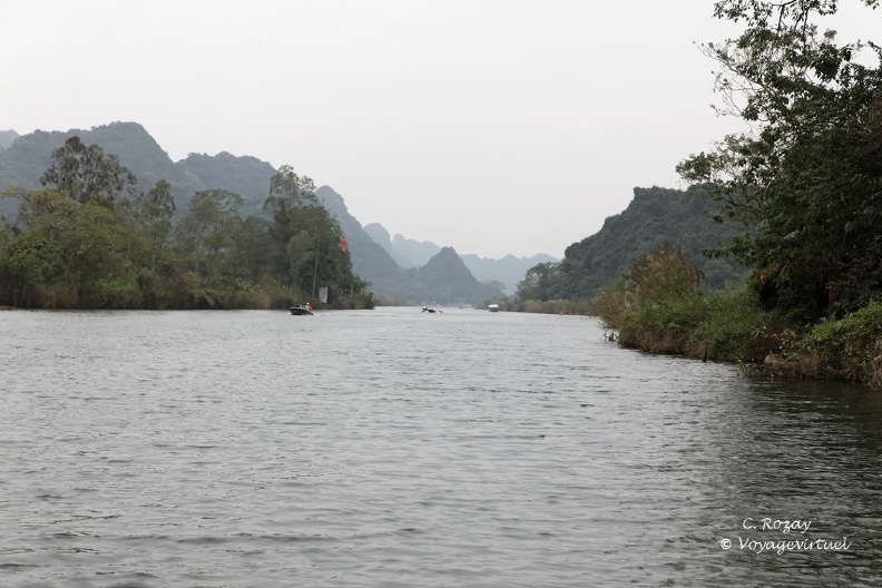 Duc Khe Vietnam, Barque Sur La Yen Duc Khe VNM 7 11 17 6