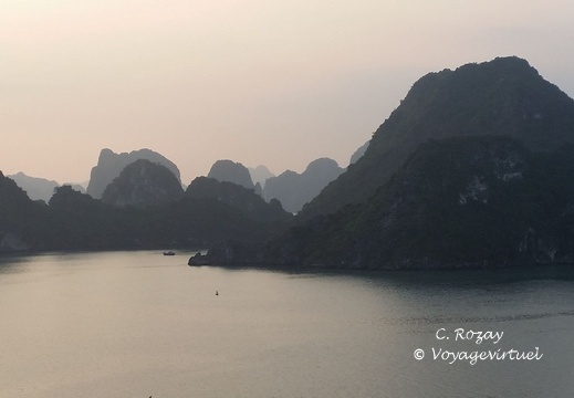 baie de Halong Vietnam 13 11 17 52