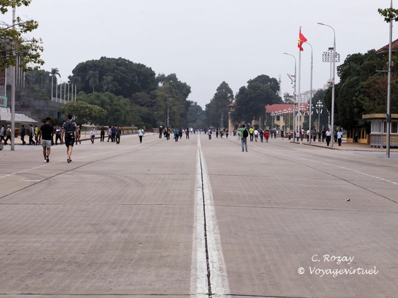 Hanoi mausolee Ho Chi Minh VNM 6 11 17