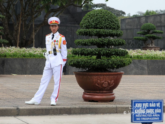 Hanoi mausolee Ho Chi Minh VNM 6 11 17 11