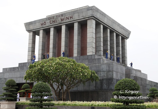 Hanoi mausolee Ho Chi Minh VNM 6 11 17 15