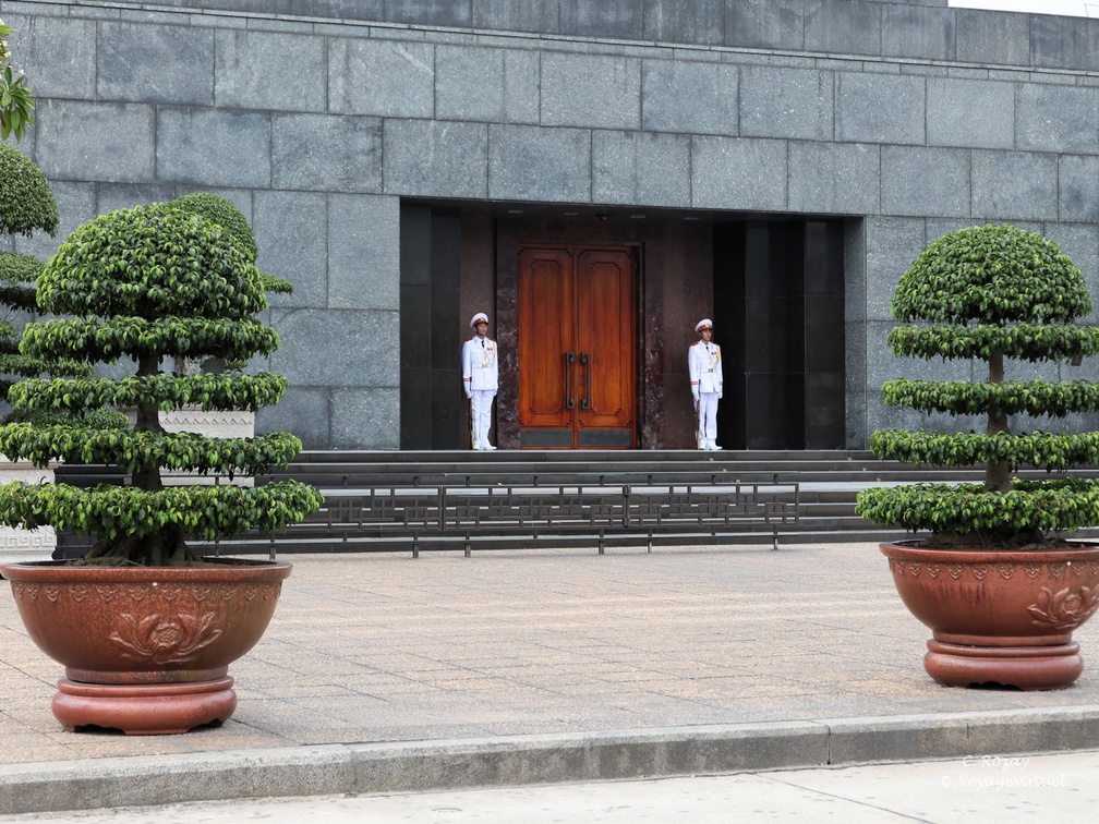 Hanoi mausolee Ho Chi Minh VNM 6 11 17 6