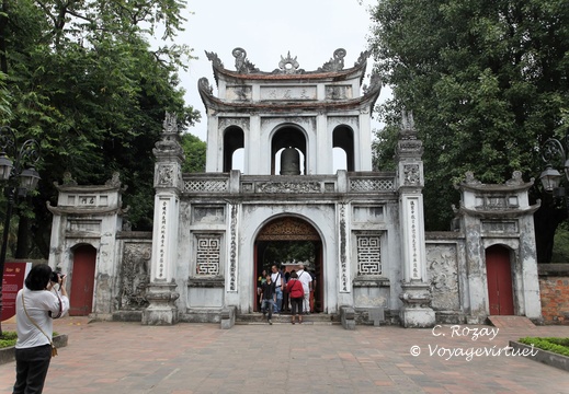 Hanoi temple de la litterature VNM 6 11 17 2