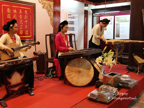 Hanoi temple de la litterature VNM 6 11 17 49