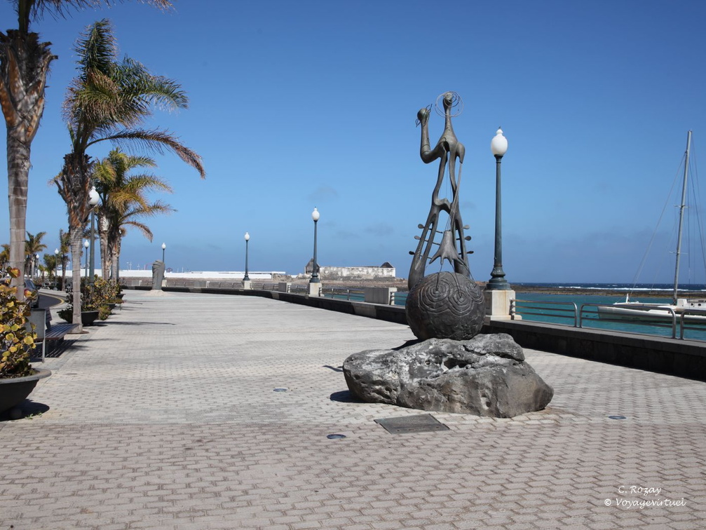 Sculpture Pancho Lasso arrecife 001