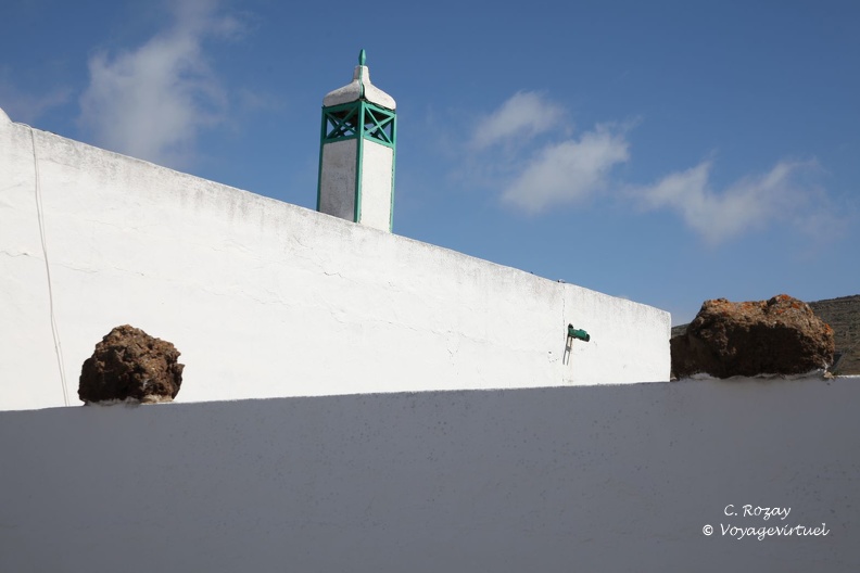 Une cheminée typique du village de Haría dans la vallée des Mille Palmiers. Canaries Lanzarote