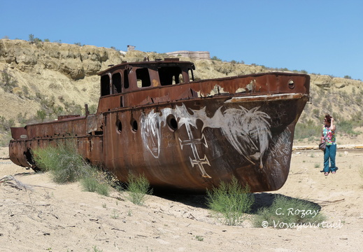 Muynaq Aral sea memorial 30