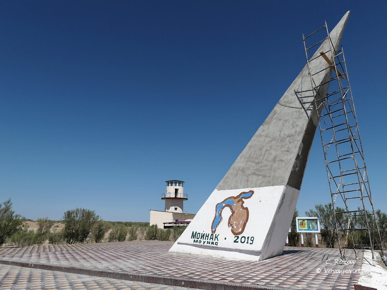 Muynaq Aral sea memorial 05
