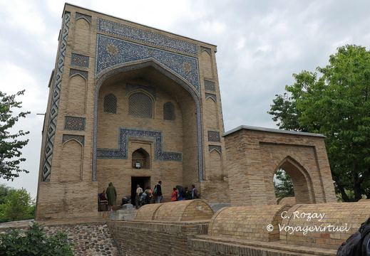 Tashkent Hazrat Imam Ensemble 04