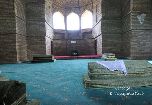 Tashkent Hazrat Imam Ensemble 06
