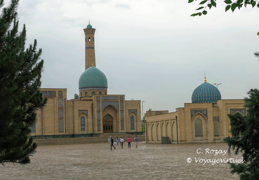 Tashkent Hazrat Imam Ensemble 11