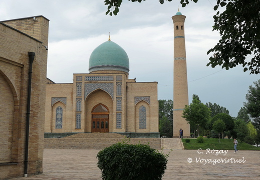 Tashkent Hazrat Imam Ensemble 30