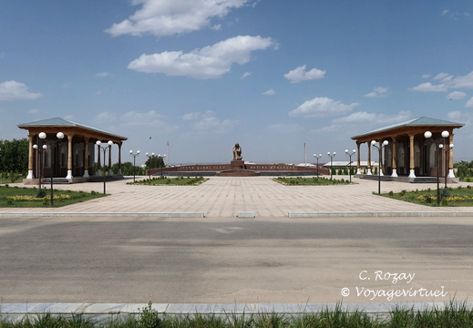 Nurota Monument Mere en Deuil 3
