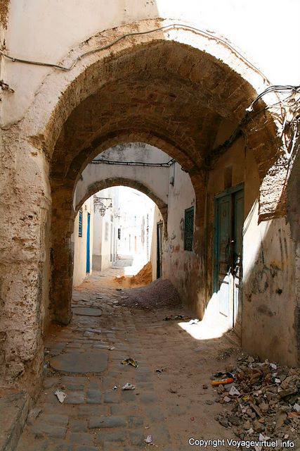 Bizerte, sous les arcades de la médina - Tunisie