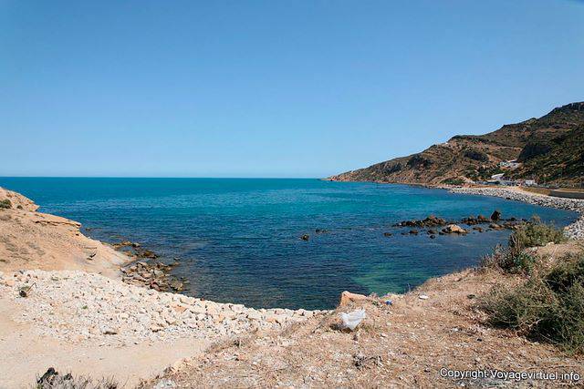 Cap Bon, plage dans une anse près de Korbous - Tunisie