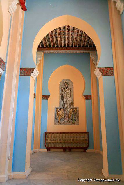 Image pieuse au fond du déambulatoire, cathédrale Saint Louis, Carthage - Tunisie