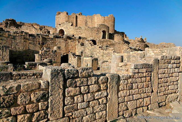 Dougga, les murs des habitations antiques - Tunisie