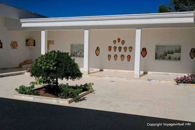 Patio extérieur du Musée archéologique de Kerkouane - Tunisie
