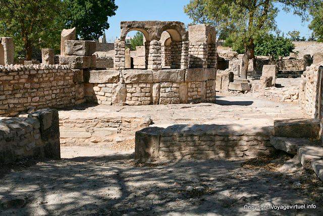 Site archéologique de Makthar, les bains de la Schola des Juvenes - Tunisie
