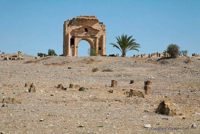 Maktar, Forum, l'Arc de Trajan - Tunisie