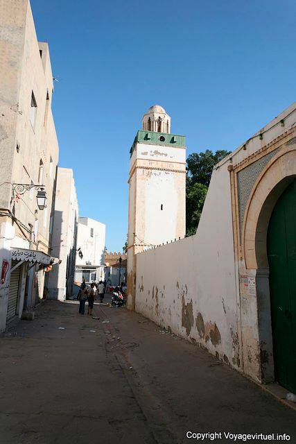 Sfax, aux abords de la Mosquée - Tunisie