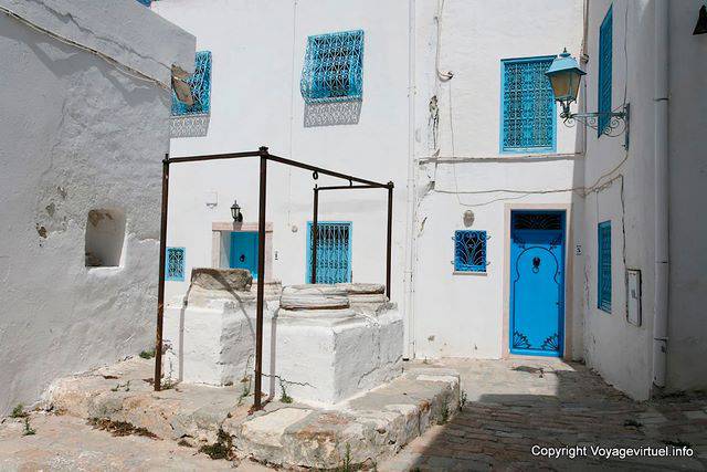 Sidi Bou Said, puits ou colonnes Tronquées - Tunisie
