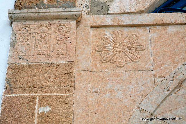 Sidi Bou Said, Signes bas relief sur le Mur - Tunisie