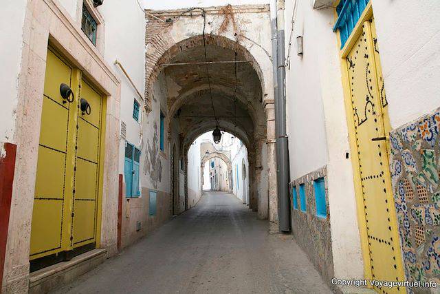 Passage voutée dans la médina, Tunis - Tunisie