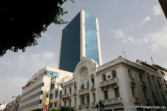 Building sur l'Avenue Habib Bourguiba, Tunis - Tunisie