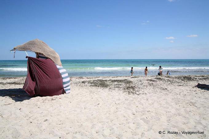 Djerba, autre vue de la plage des 5000 ans - Tunisie