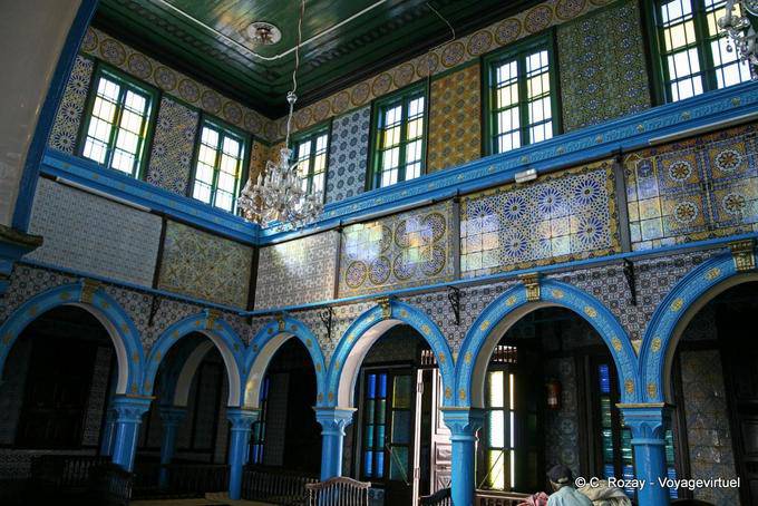Intérieur de la synagogue de la Ghriba, Djerba - Tunisie
