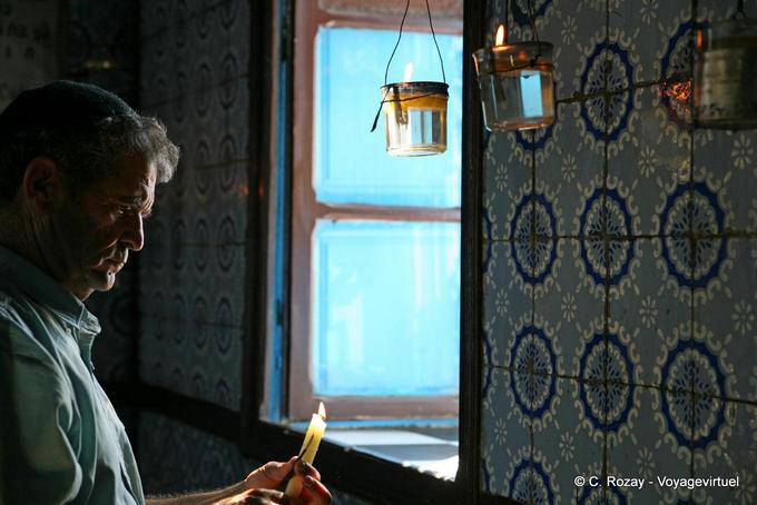 Lampes à huile, la Ghriba - Tunisie