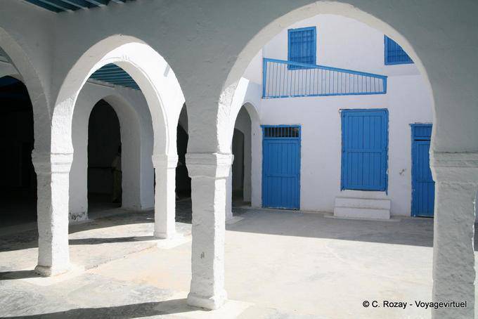Cour intérieure, synagogue de la Ghriba, Djerba - Tunisie