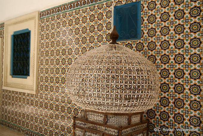 mosaïques et cage à oiseaux Erriadh, Houmt Souk - Tunisie