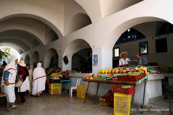 Sous les arcades Marché Houmt Souk, Djerba - Tunisie