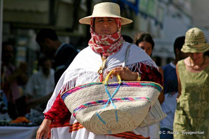 Costume traditionnel d'une Djerbienne, Houmt Souk - Tunisie