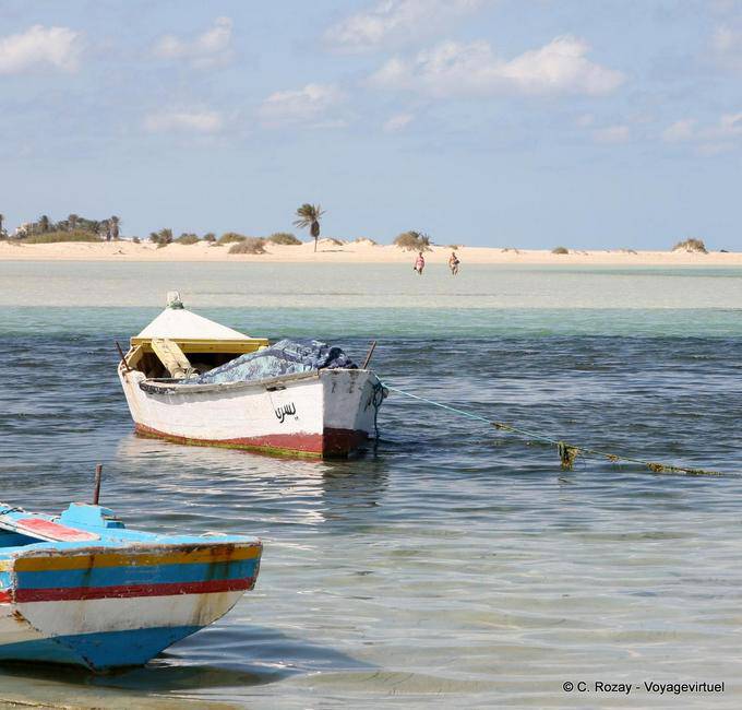 Traversée pédestre au paradis, plage de la Seguia, Djerba - Tunisie