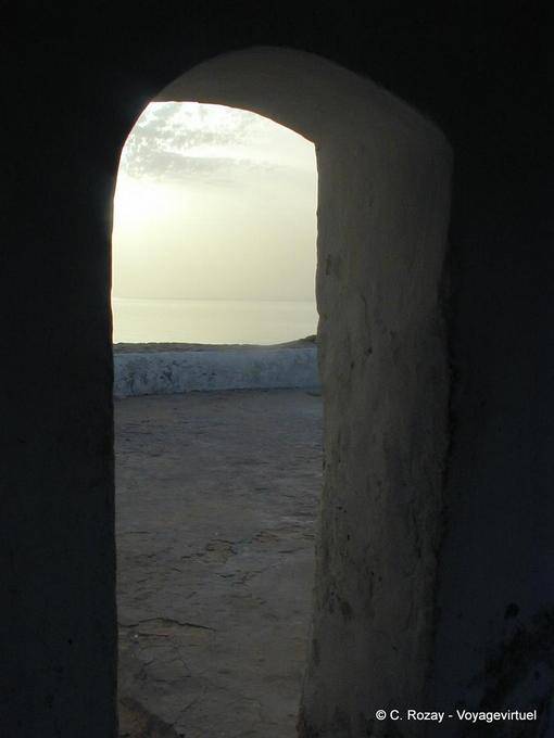 Djerba, vue sur mer, Sidi Jmour Mosquée - Tunisie
