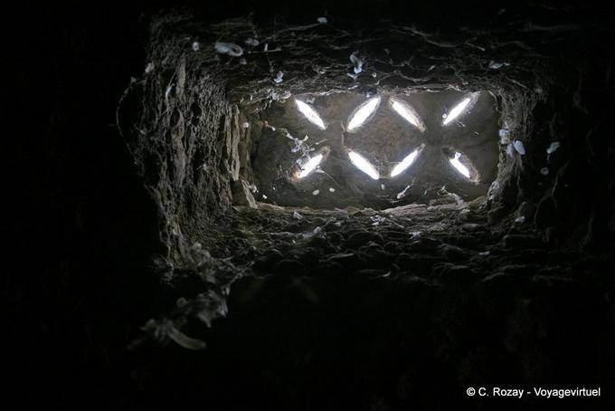 El Jem, soupirail vue depuis le sous-sol de l'arène - Tunisie