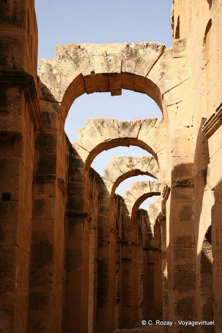 Arcs de pierre, Amphithéâtre d'El Jem - Tunisie