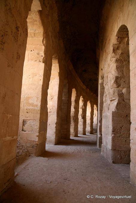 Amphithéâtre d'El Jem, arcades - Tunisie