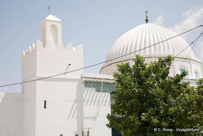 Zaouia Sidi Abdelkader, blancheur de la coupole et du minaret, Kairouan - Tunisie
