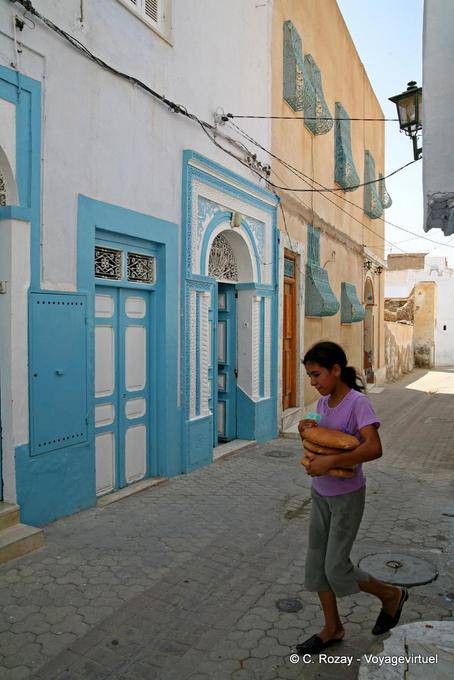 Kairouan, sortie du boulanger - Tunisie