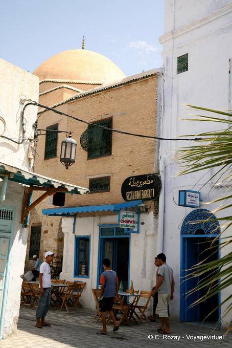 Altercation devant le restaurant Barrouta, Kairouan - Tunisie