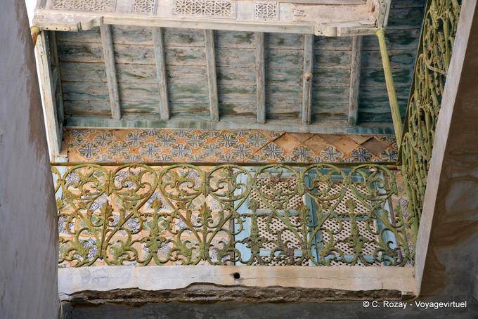 Kairouan, balcon ouvragé - Tunisie