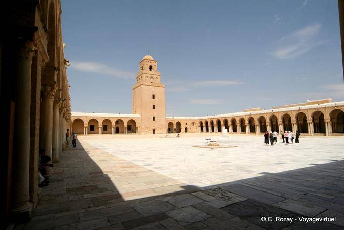La mosquée a été construite en 670, Jamaa Sidi Oqba, Kairouan - Tunisie