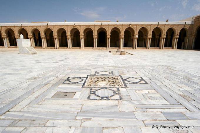 Collecteur d'eau de pluie, Mosquée Jamaa Sidi Oqba, Kairouan - Tunisie