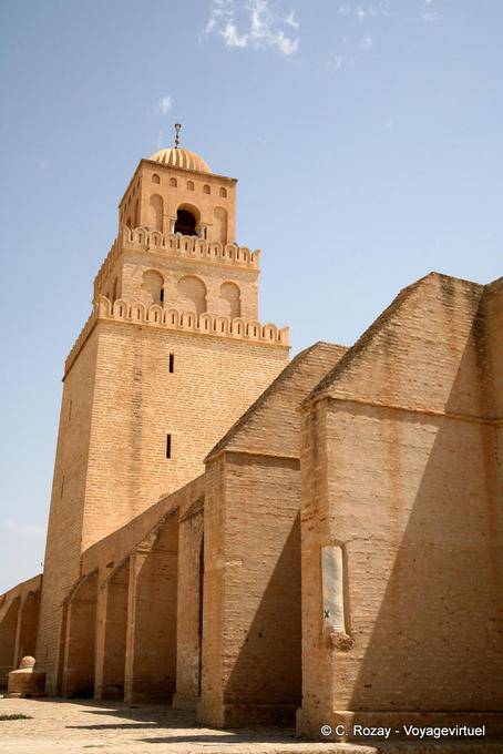 Vue depuis l'extérieur du minaret de la Mosquée Oqba Ibn Nafaa, Kairouan - Tunisie
