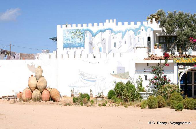 Fresque murale et amphores, Ouled Yaneg, Kerkennah - Tunisie
